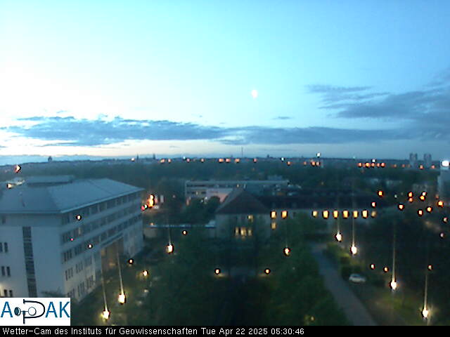 https://wdaten.geo.uni-halle.de/bitmaps/image25-04-22_05-30-46-99.jpg  25-04-22 05:30:46 