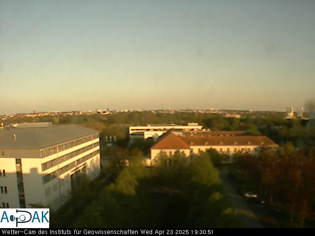 https://wdaten.geo.uni-halle.de/bitmaps/image25-04-23_19-30-51-70.jpg  25-04-23 19:30:51 