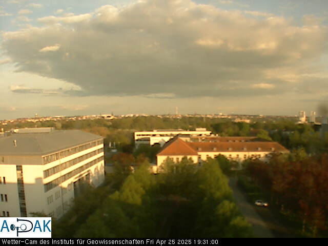 https://wdaten.geo.uni-halle.de/bitmaps/image25-04-25_19-31-00-75.jpg  25-04-25 19:31:00 