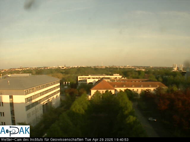 https://wdaten.geo.uni-halle.de/bitmaps/image25-04-29_19-40-53-50.jpg  25-04-29 19:40:53 