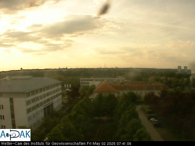 https://wdaten.geo.uni-halle.de/bitmaps/image25-05-02_07-41-06-56.jpg  25-05-02 07:41:06 
