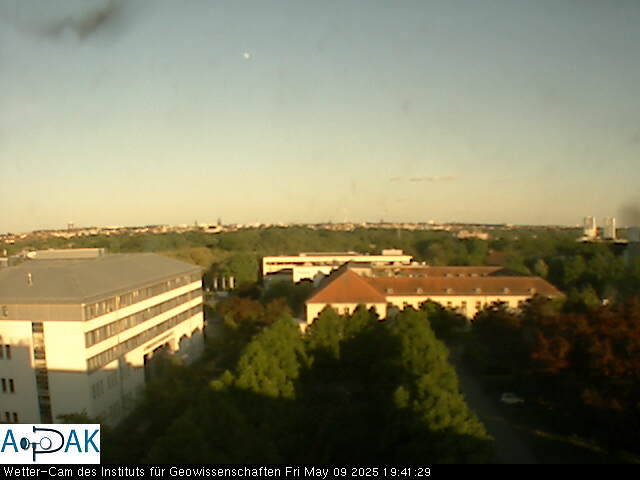 https://wdaten.geo.uni-halle.de/bitmaps/image25-05-09_19-41-29-12.jpg  25-05-09 19:41:29 