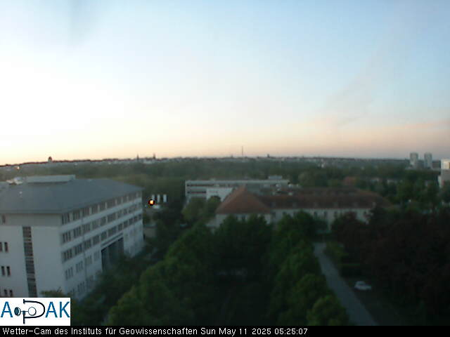 https://wdaten.geo.uni-halle.de/bitmaps/image25-05-11_05-25-07-09.jpg  25-05-11 05:25:07 