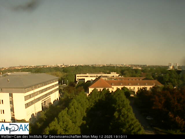 https://wdaten.geo.uni-halle.de/bitmaps/image25-05-12_19-10-11-36.jpg  25-05-12 19:10:11 